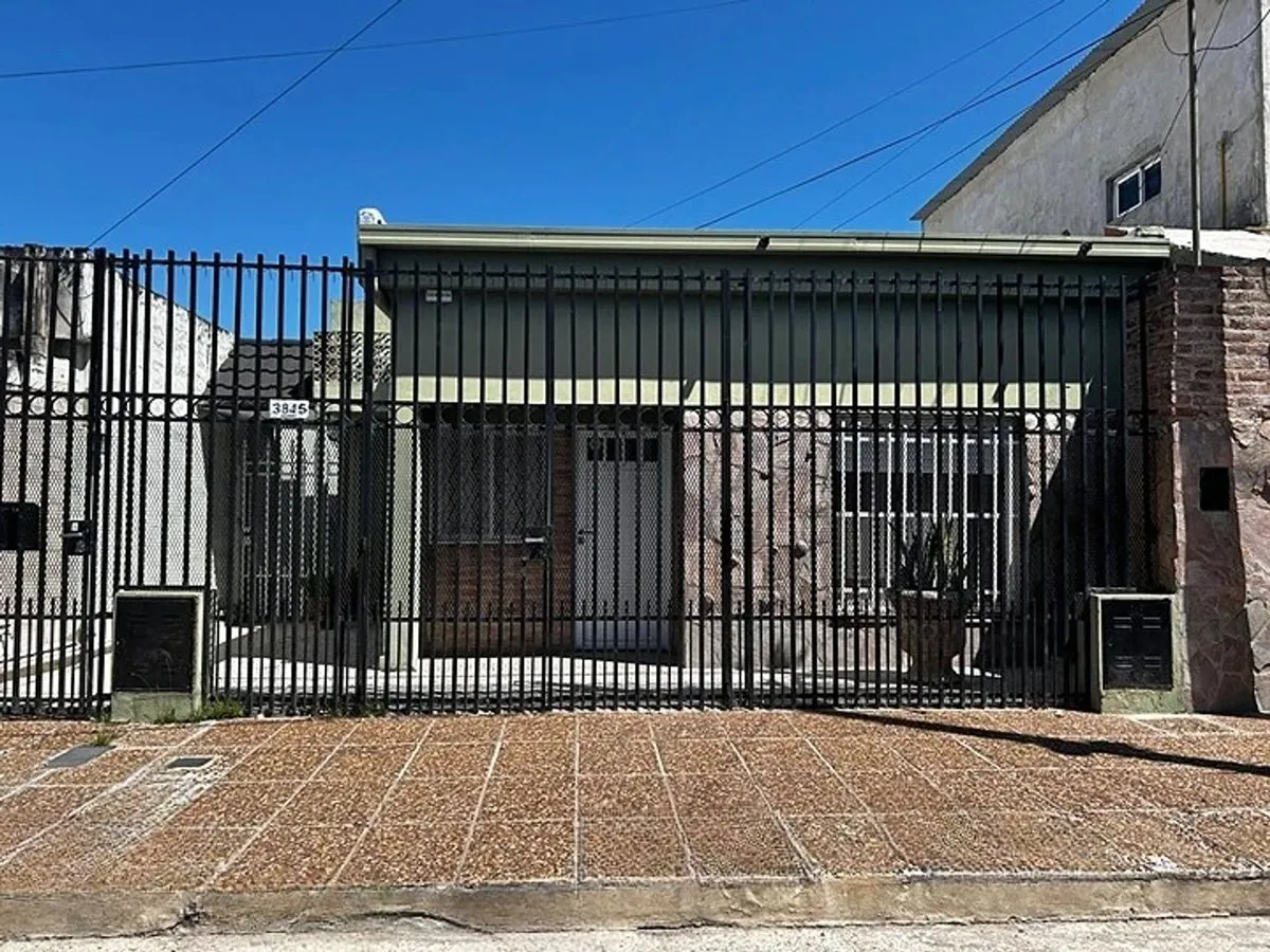 Casa en Uruguay 3800