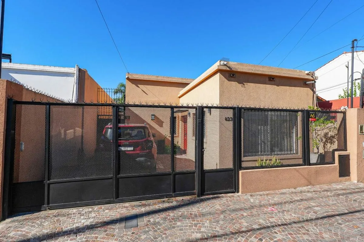 Casa en José Hernández 4200