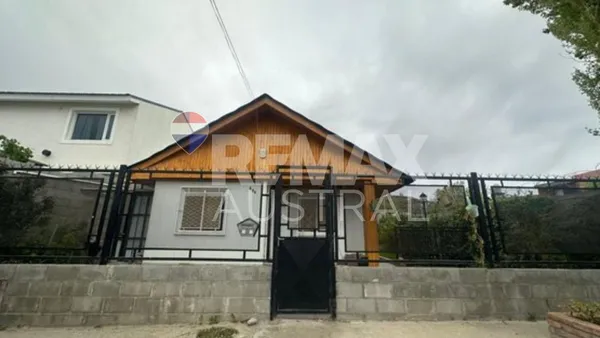 Casa en Avenida Tehuelches 900