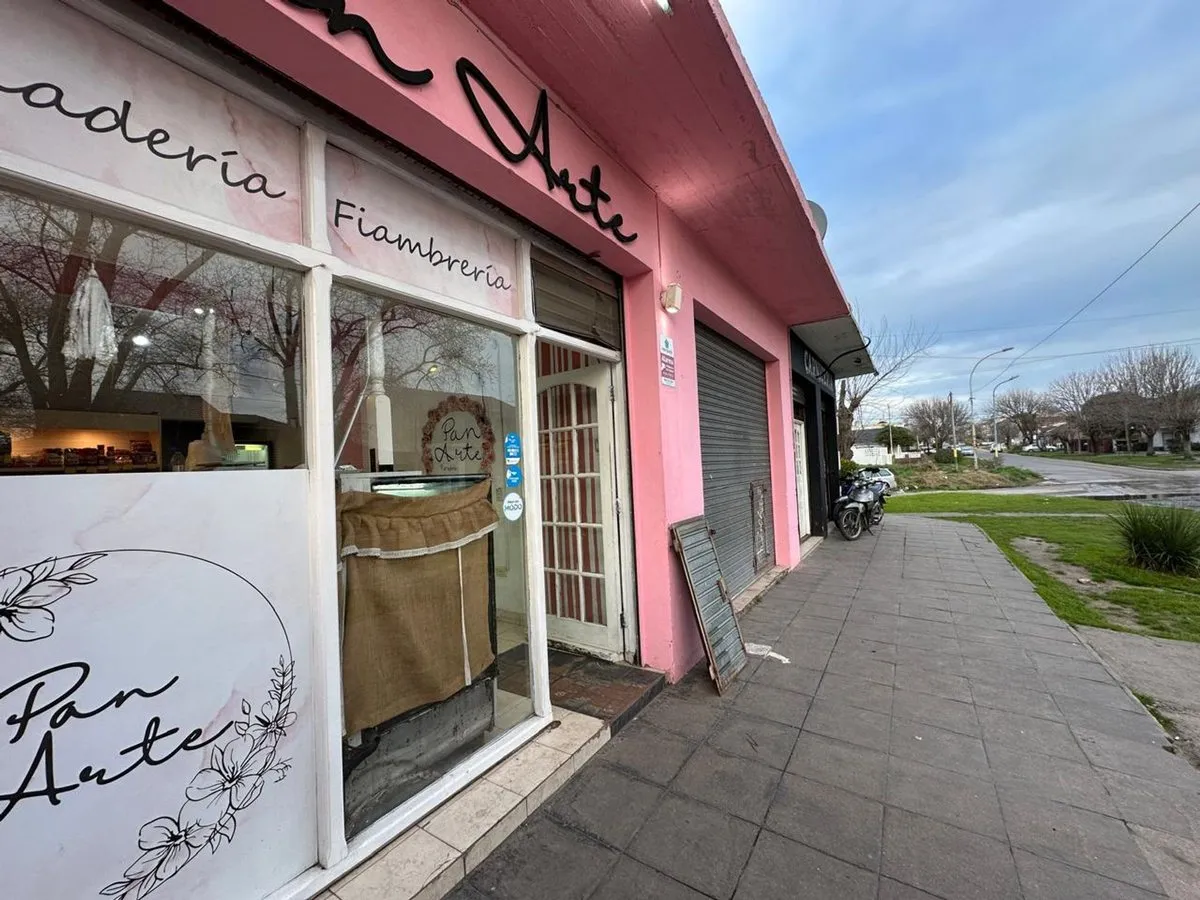 Local Comercial en Calle 445 y la Diagonal Gran Almirante 400