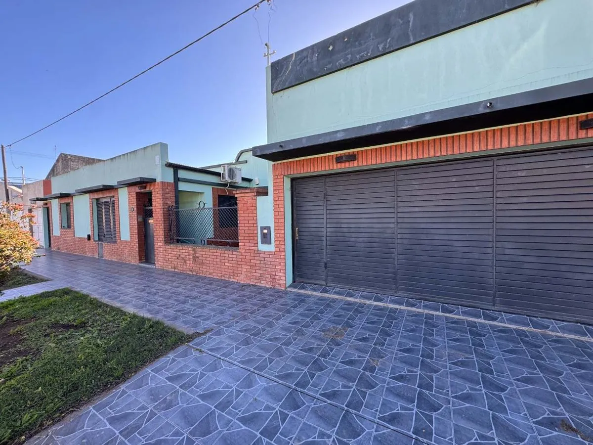 Casa en L. Domínguez 200