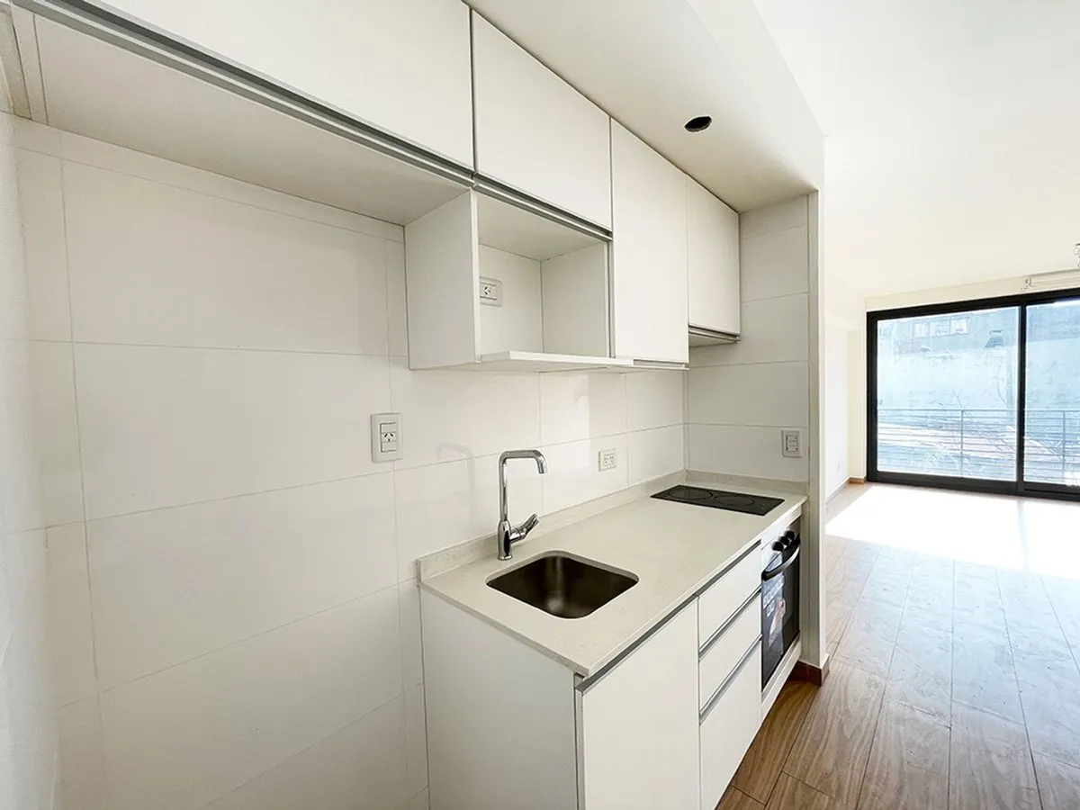 Departamento en Thames 200