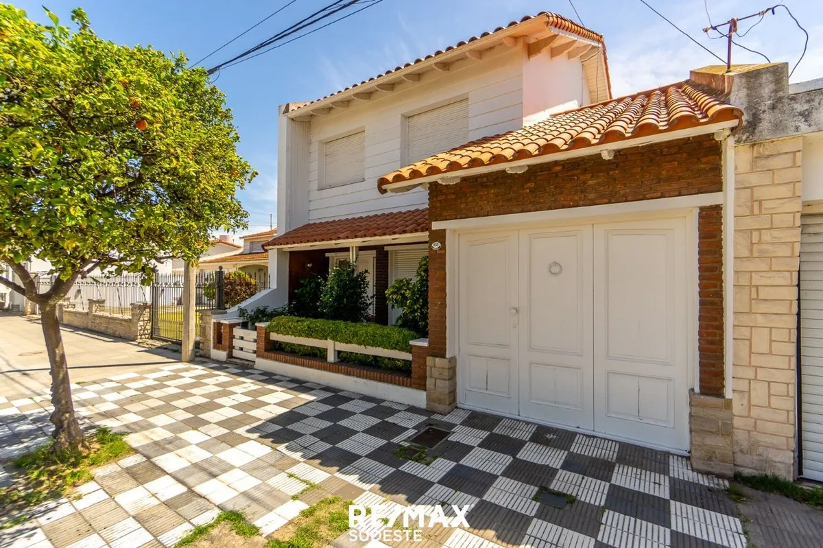 Casa en Humberto I 900