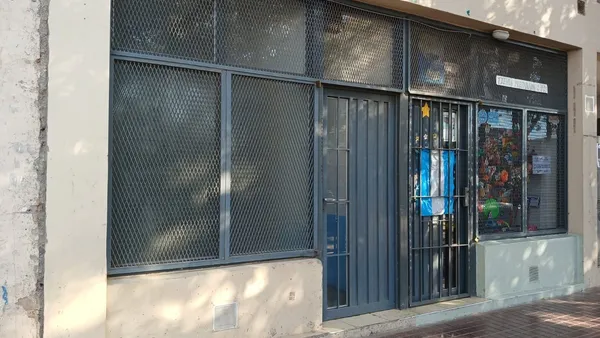 Local Comercial en Colón 400