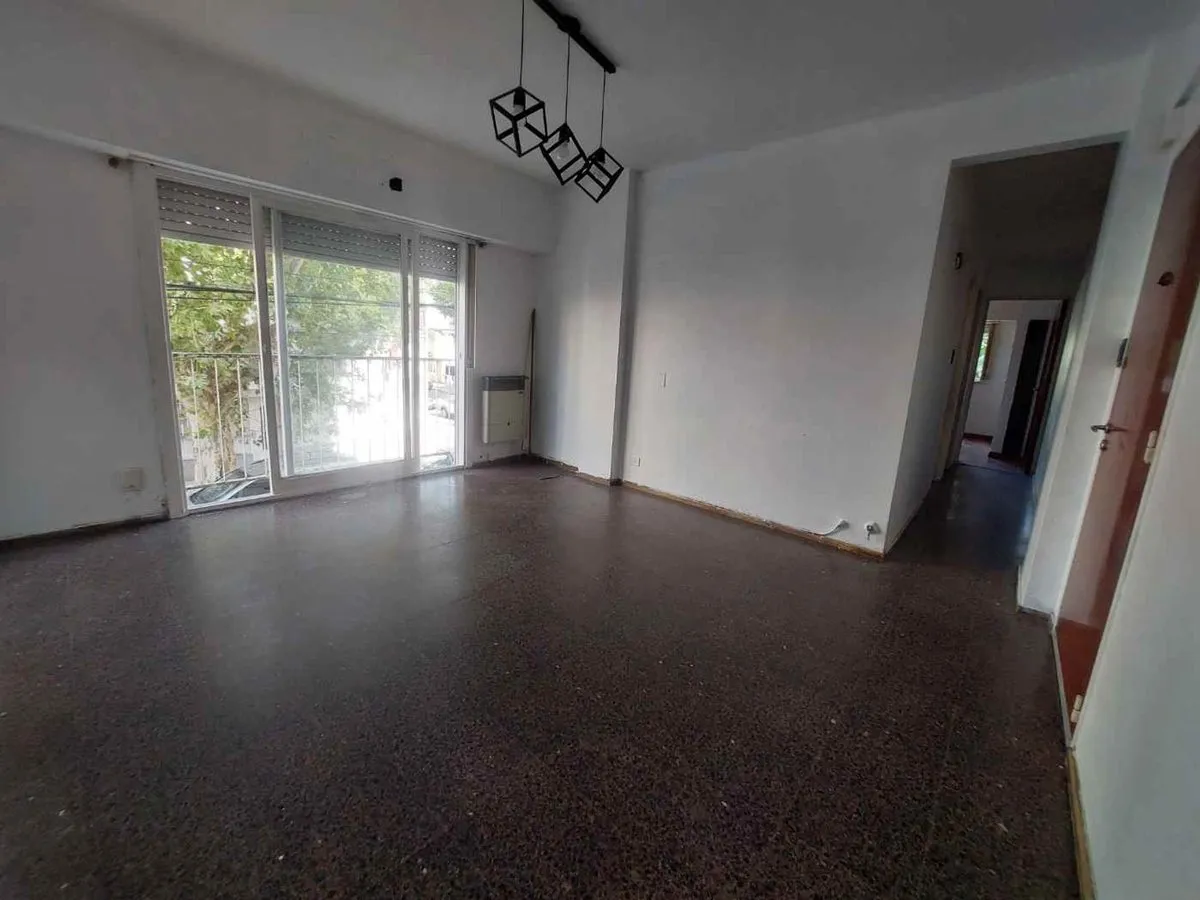 Departamento en Roberto Lage 1200