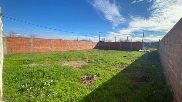 Lote en Alberdi y Costa Rica S/N