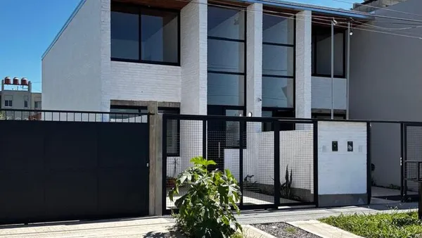 Casa en Alvear 8200