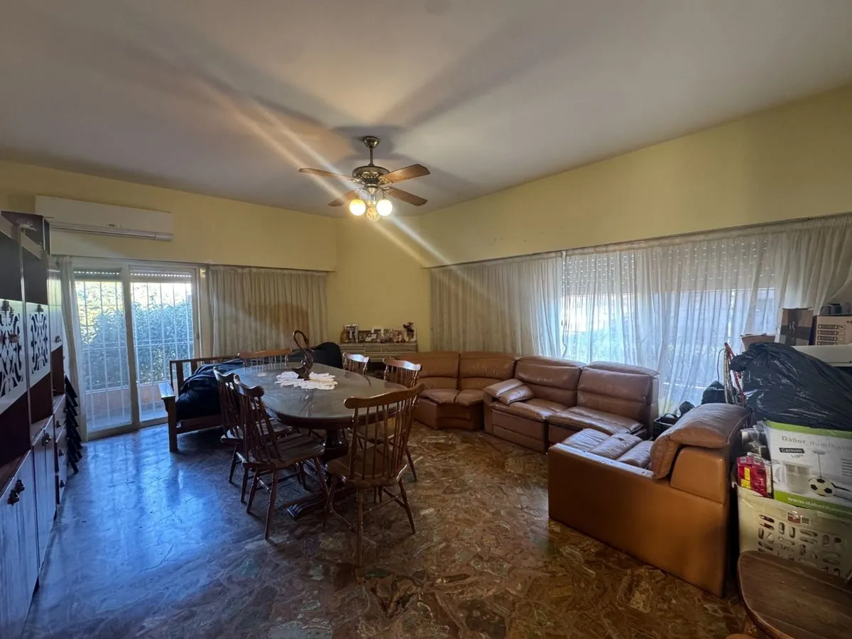 Casa en José Moldes 4900
