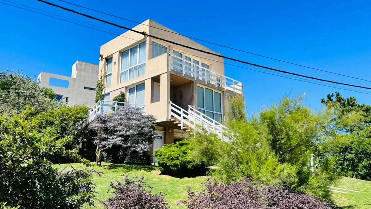 Casa en Av 1 Entre Paseo 149 y Paseo 150 4900