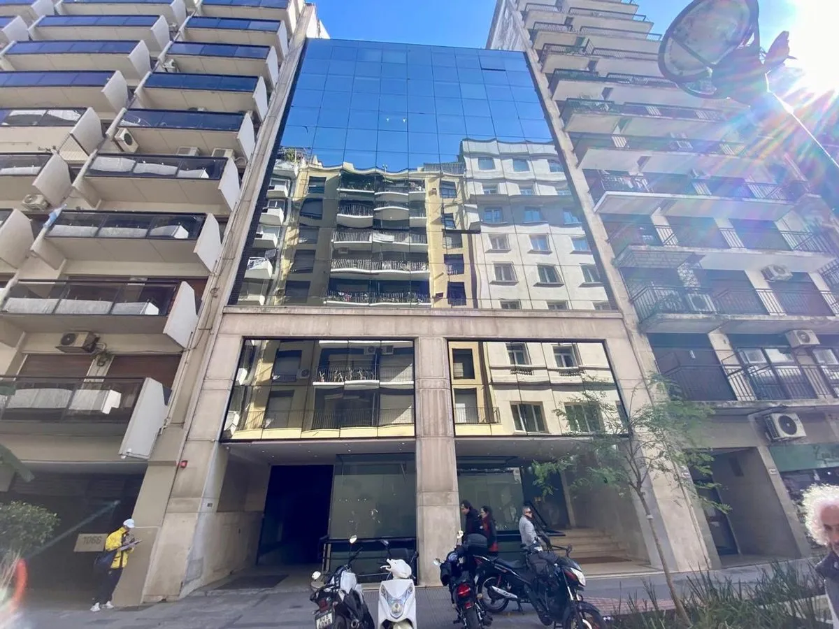 Oficina en Esmeralda 1000