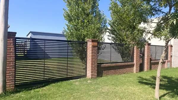 Casa en Vuelta de Obligado 200