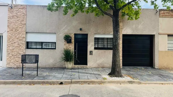 Casa en Rivadavia 200
