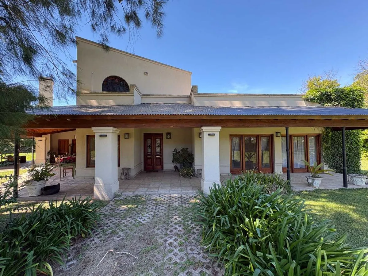 Casa en Doctor Domingo Cabred 1500