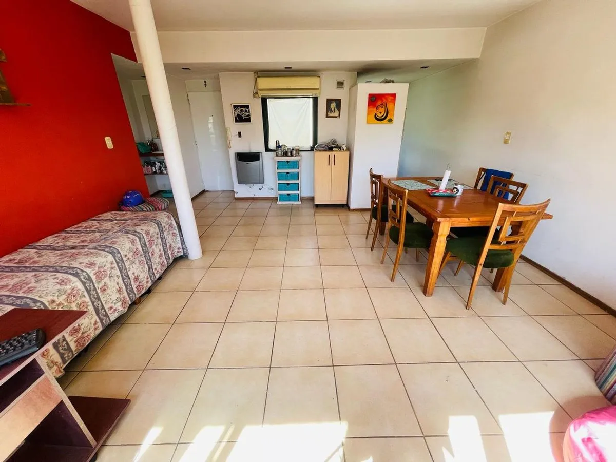 Departamento en 27 E/ 41 y 42 Nº 400