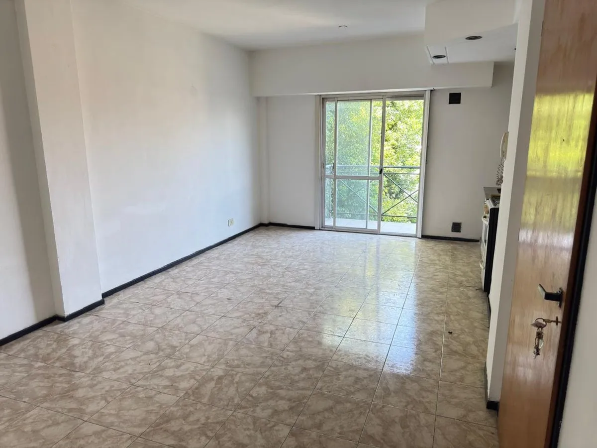 Departamento en Calixto Oyuela 1400