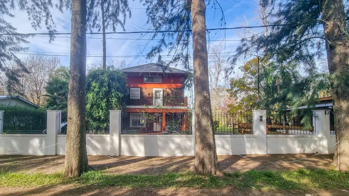 Quinta en Juan Racine 300