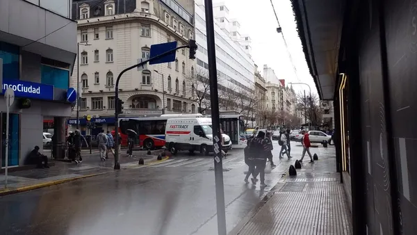 Cochera en Av .corrientes Esquina Uruguay 1400