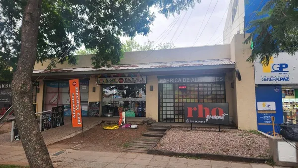 Local Comercial en Avenida Rafael Núñez 6400