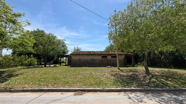 Lote en General Juan Pablo Lopez 1700