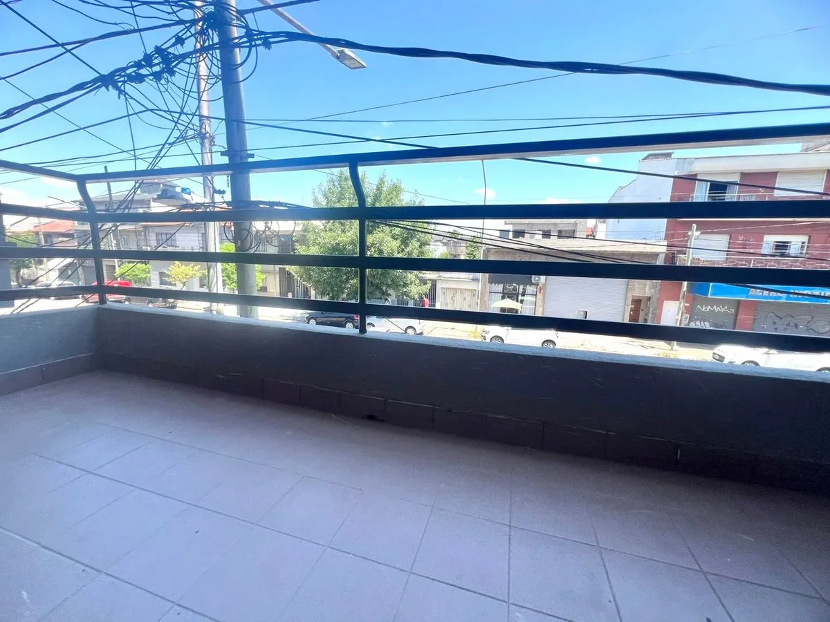 P H en Avenida General San Martín 2200