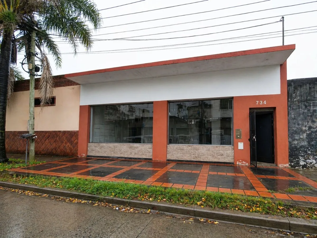 Local Comercial en Weizman 700