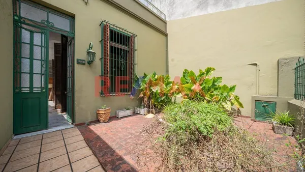 Casa en Adolfo P. Carranza 3000