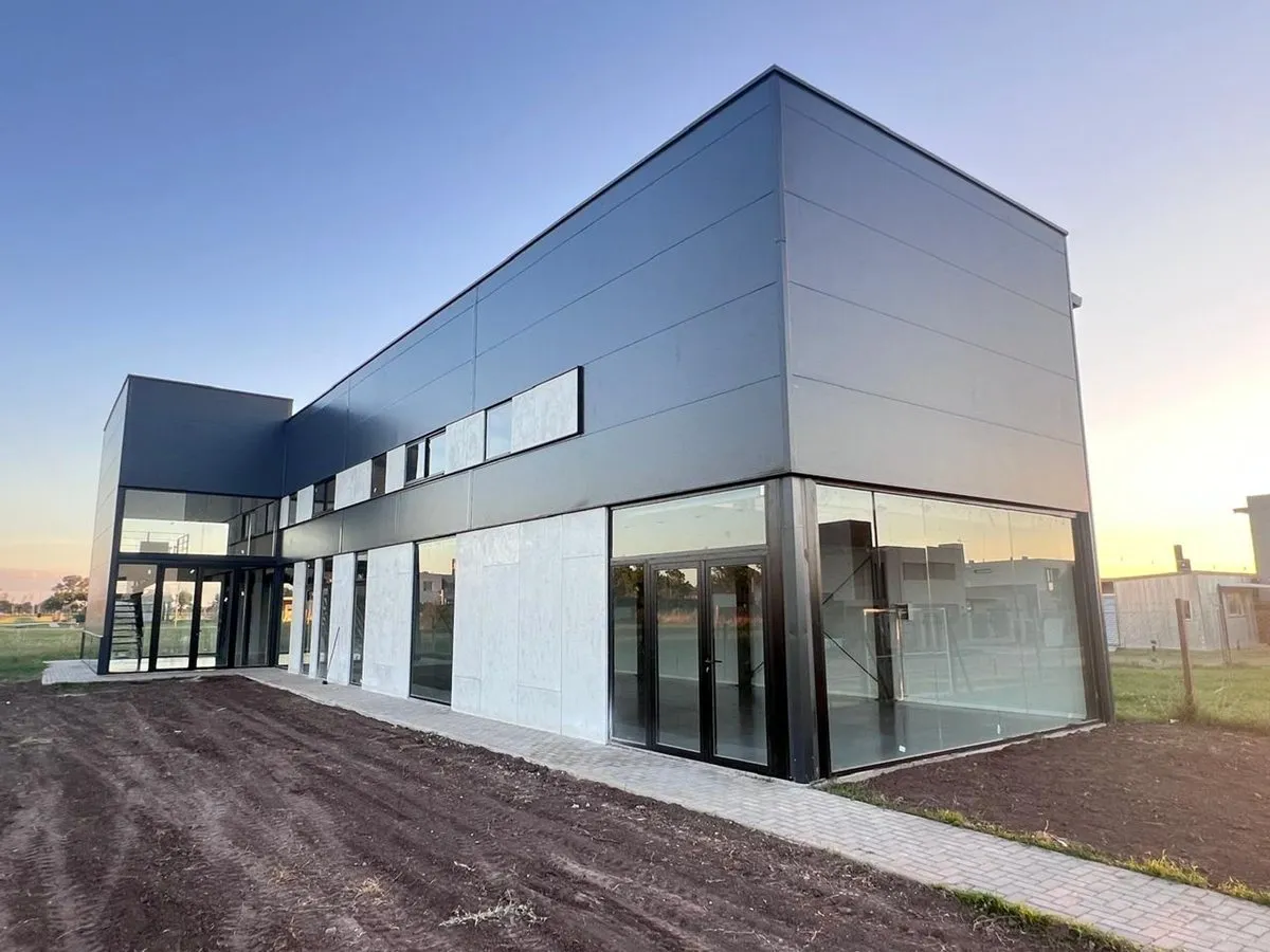 Local Comercial en Leloir y los Tizones 0