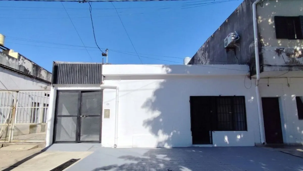 Local Comercial en Carlos Gardel 700