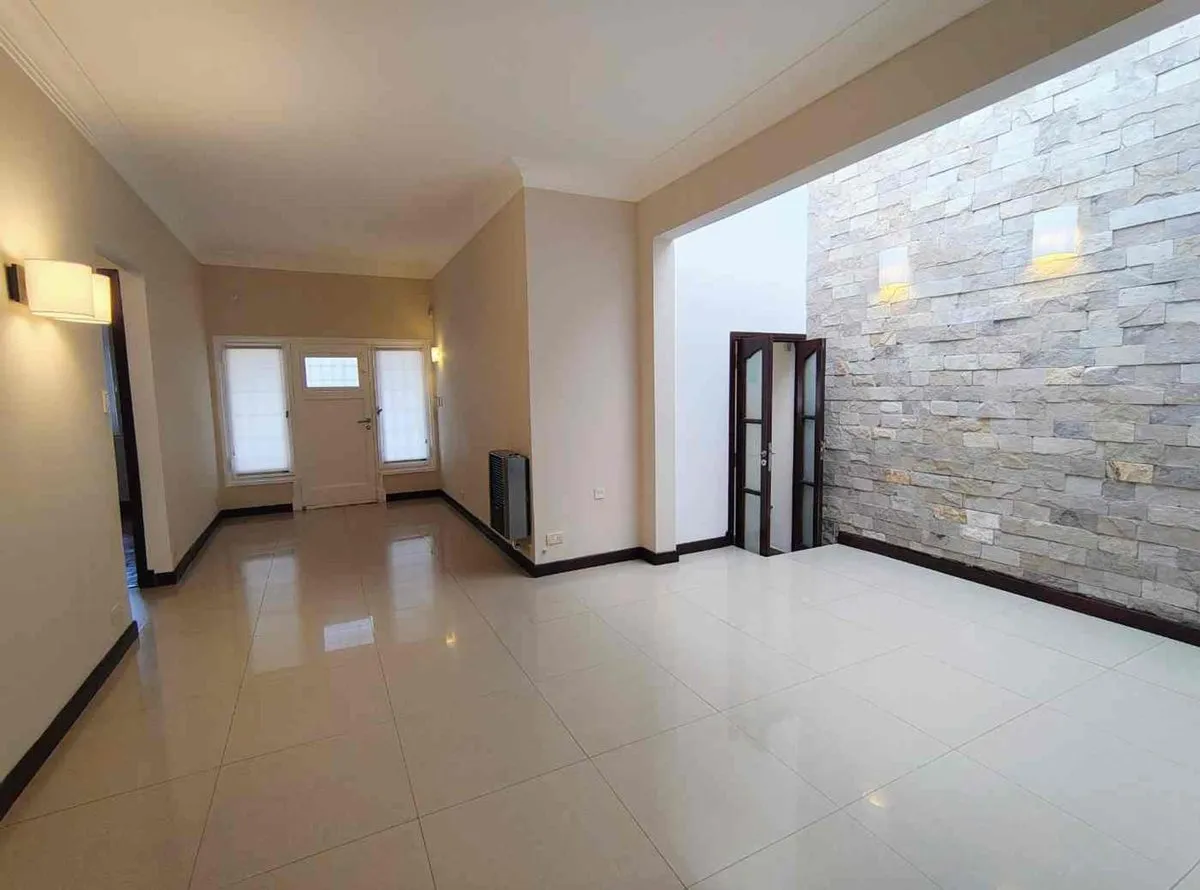 Casa en Primera Junta 2400