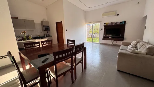 Casa en Calle 202 1100