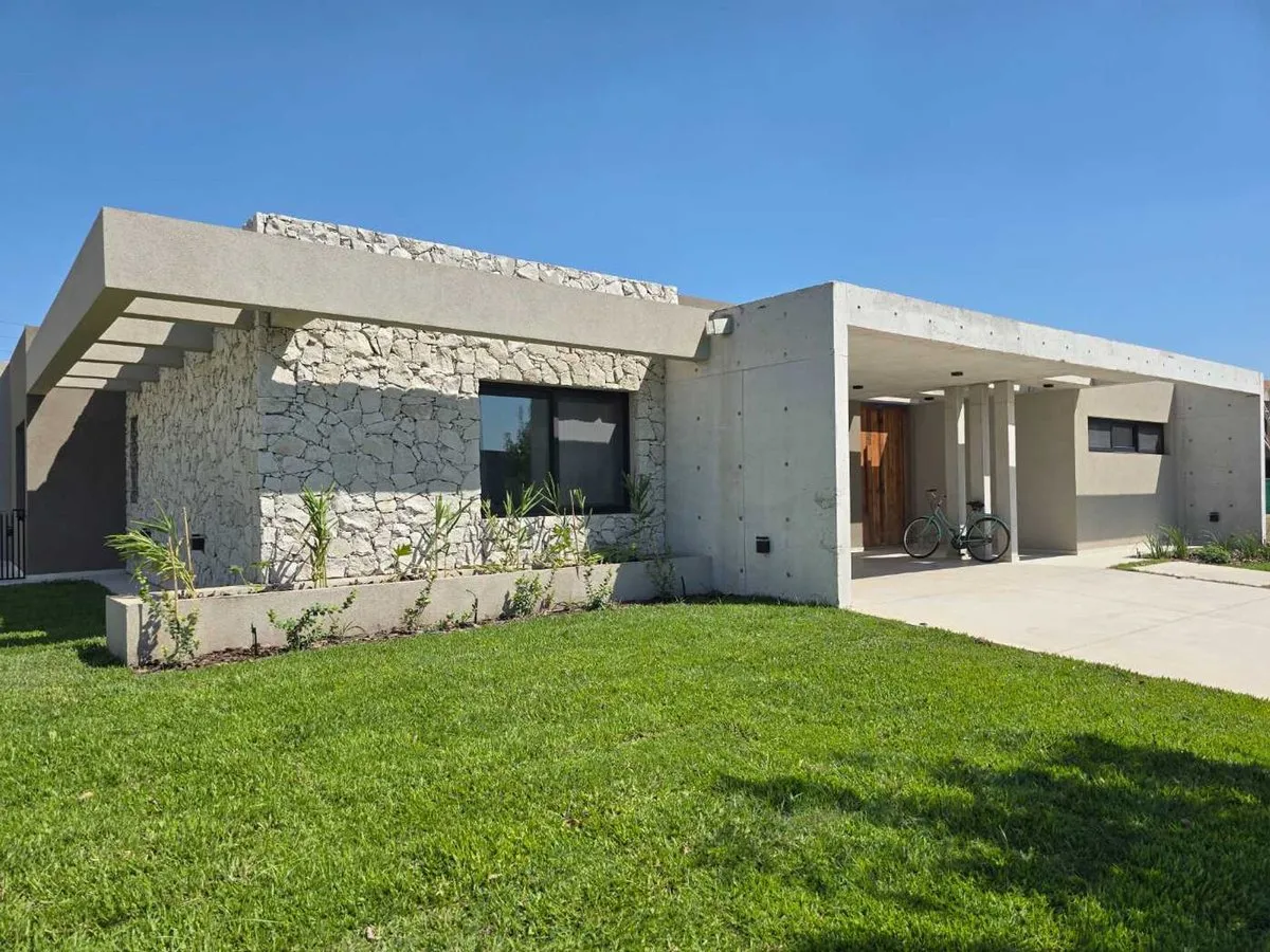 Casa en Avenida Gaona 0