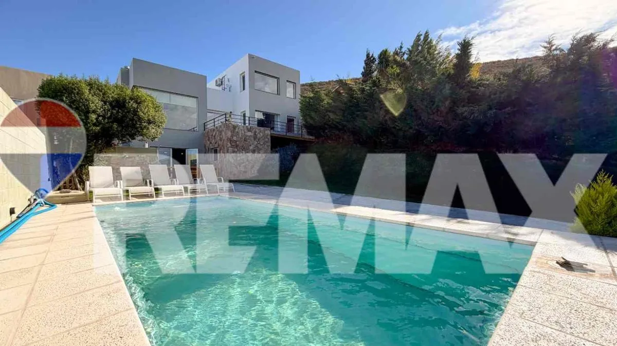 Casa en Calle Punta Novales 2400