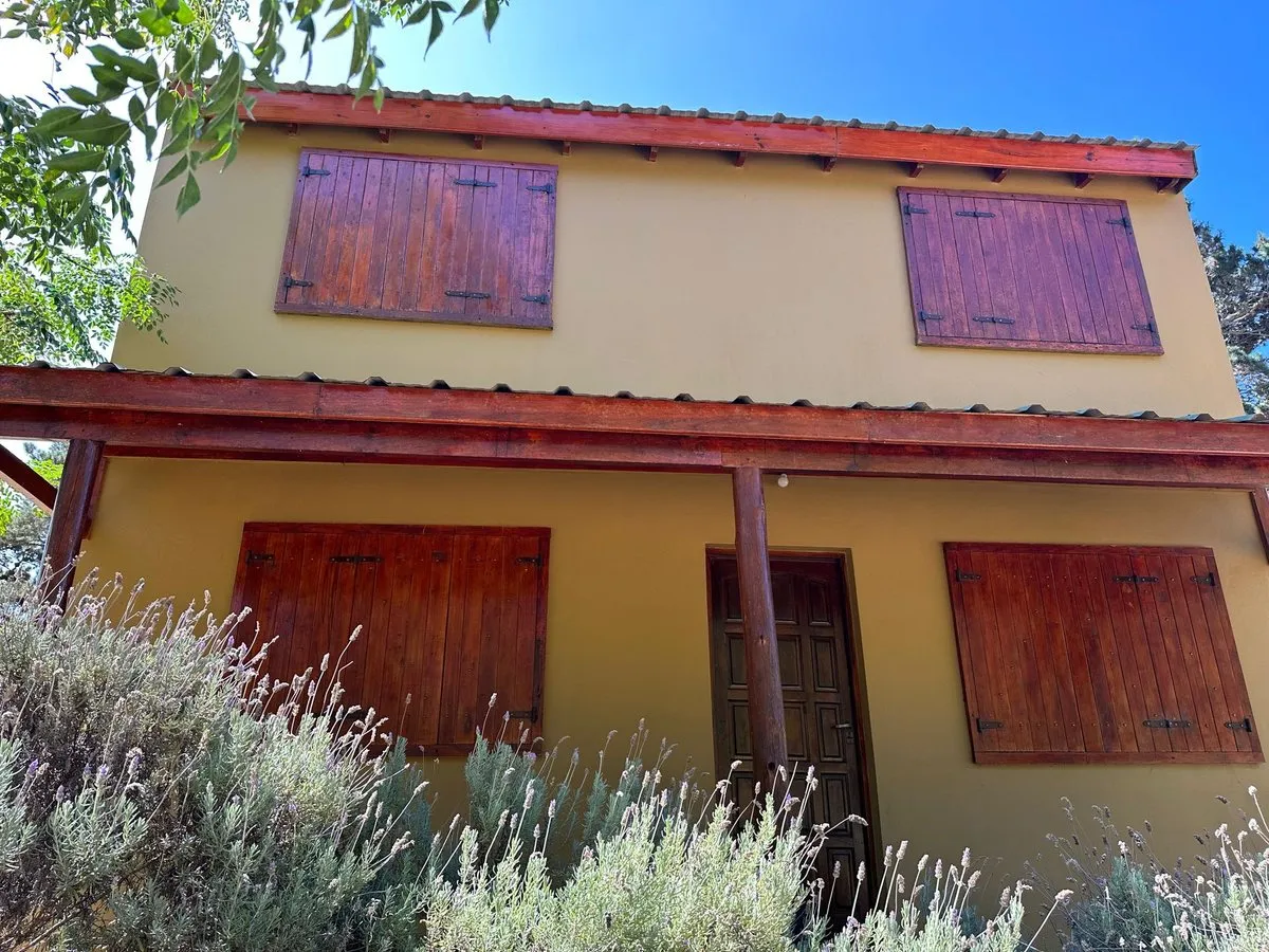 Casa en Obligado 1200