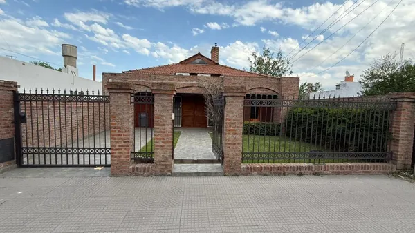 Casa en Deán Funes 400