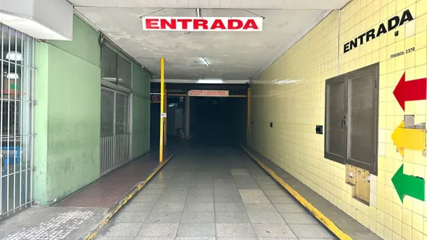 Cochera en Rivadavia 2200