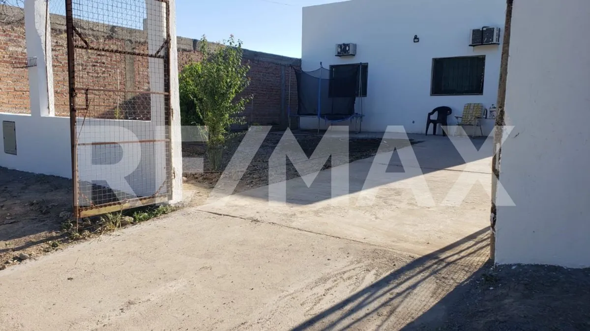 Casa en Los Tomillos 1300