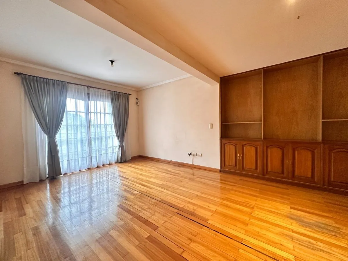 Departamento en Drumond 700