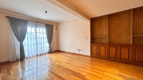 Departamento en Drumond 700