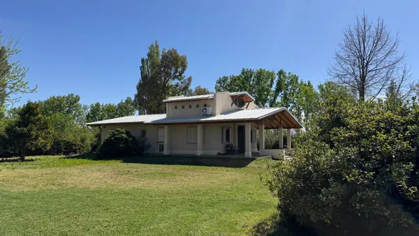 Casa en Pizarro y Carabajal 0