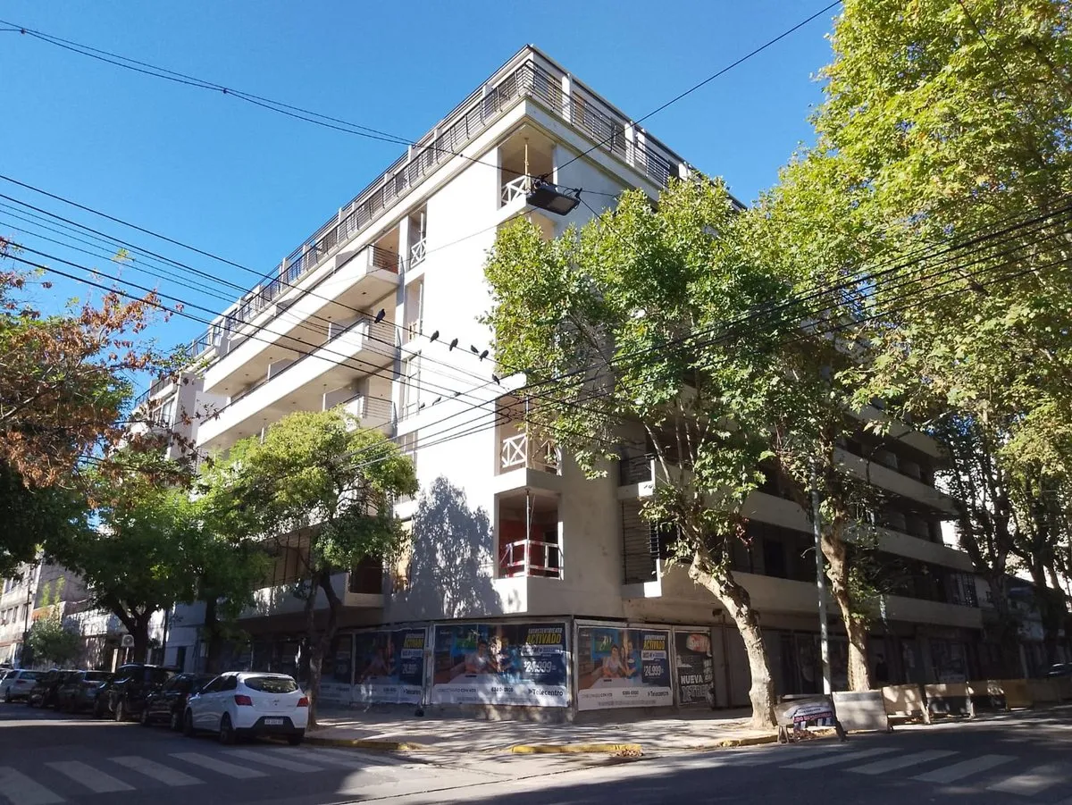 Departamento en Llerena 2800