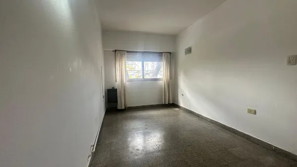 Departamento en Avenida 1 Entre 61 y 62 1400