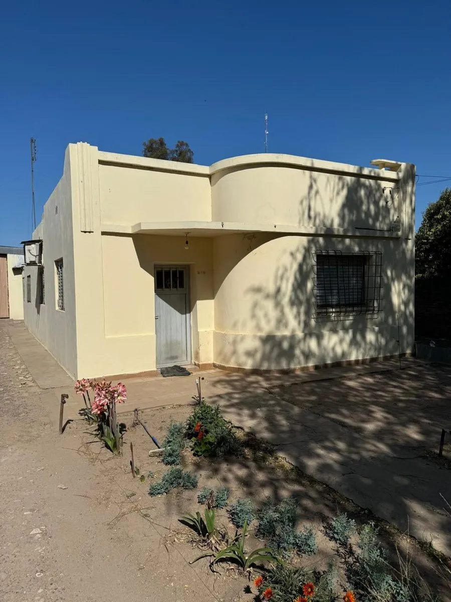 Casa en Calle M a Einstein 200