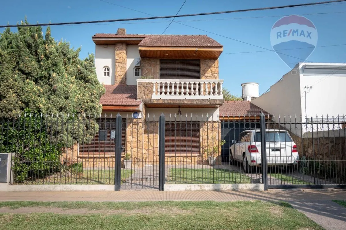 Casa en 66 E/159 y 160 3200