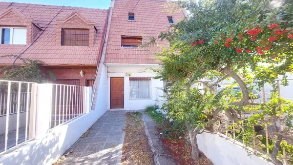 Casa en Miguel A. Camino 1100