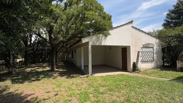 Quinta en Pedro Ruiz y Rufino Gaute 100