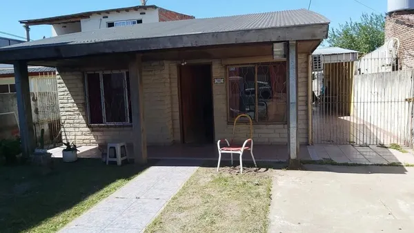 Casa en Cesareo B. de Quirós 400