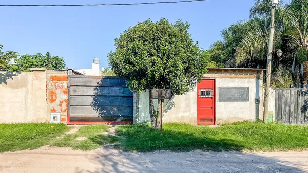 Casa en 35 Entre 168 y 169 4400
