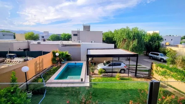 Casa en Barrio Privado Las Pircas 1000
