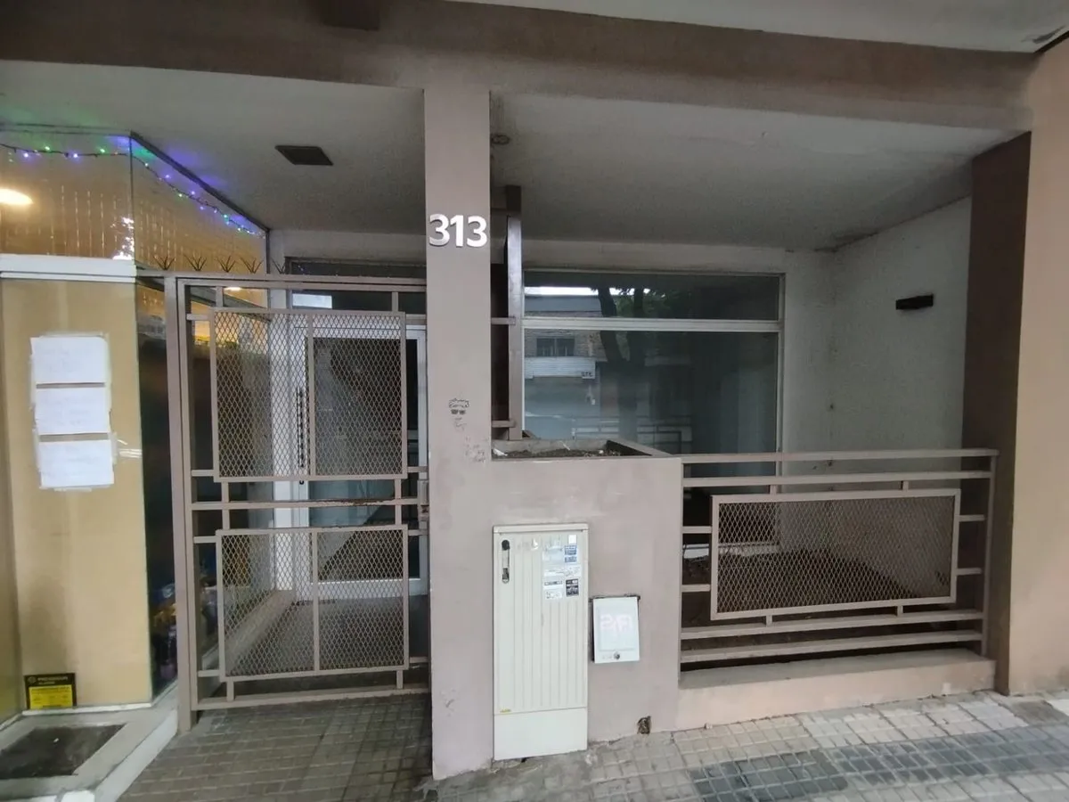 Departamento en 61 E / 1 y 2 300