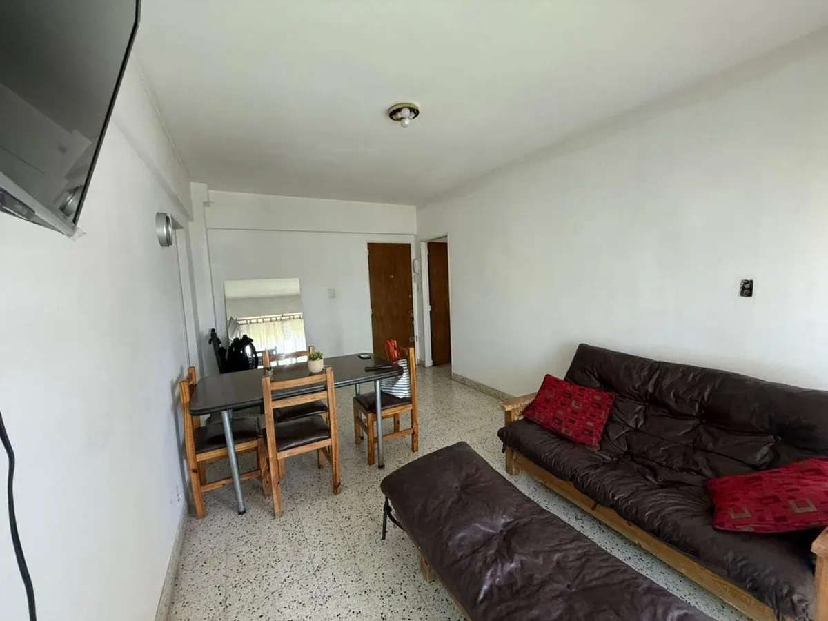 Departamento en Las Heras 100